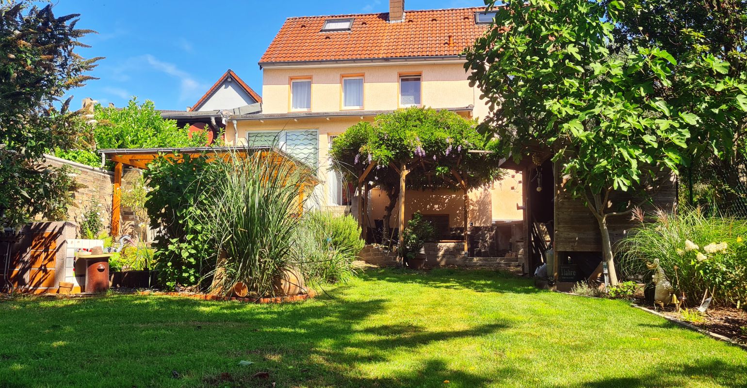 IDYLLE PUR: IHR NEUES FAMILIENDOMIZIL IN RUHIGER, ZENTRALER LAGE VON MG-RHEYDT