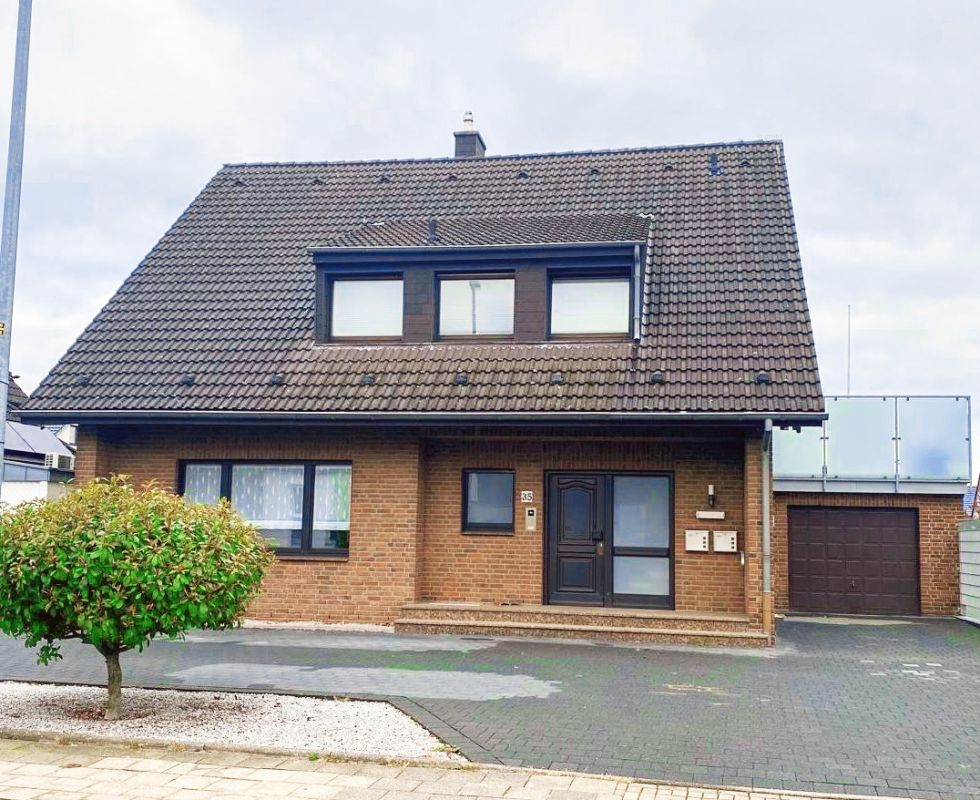 TRAUMWOHNUNG IN EINEM 2-PARTEIEN-HAUS IN RUHIGER & GUTER LAGE VON JÜCHEN